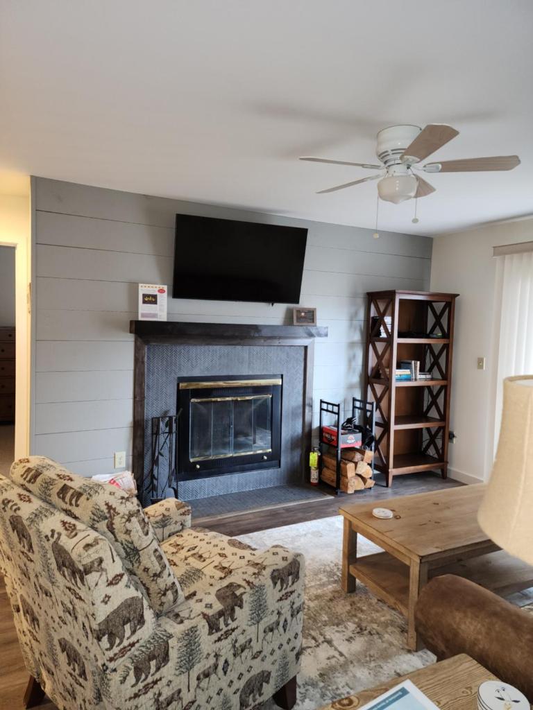 Mt Snow Condo with Pool Mountain Views Half Mile to Mtn image