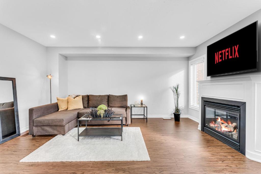 5 BDR Home in Niagara 12 mins from Falls and Brock photo 4