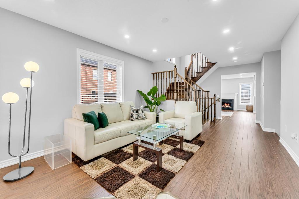 5 BDR Home in Niagara 12 mins from Falls and Brock
