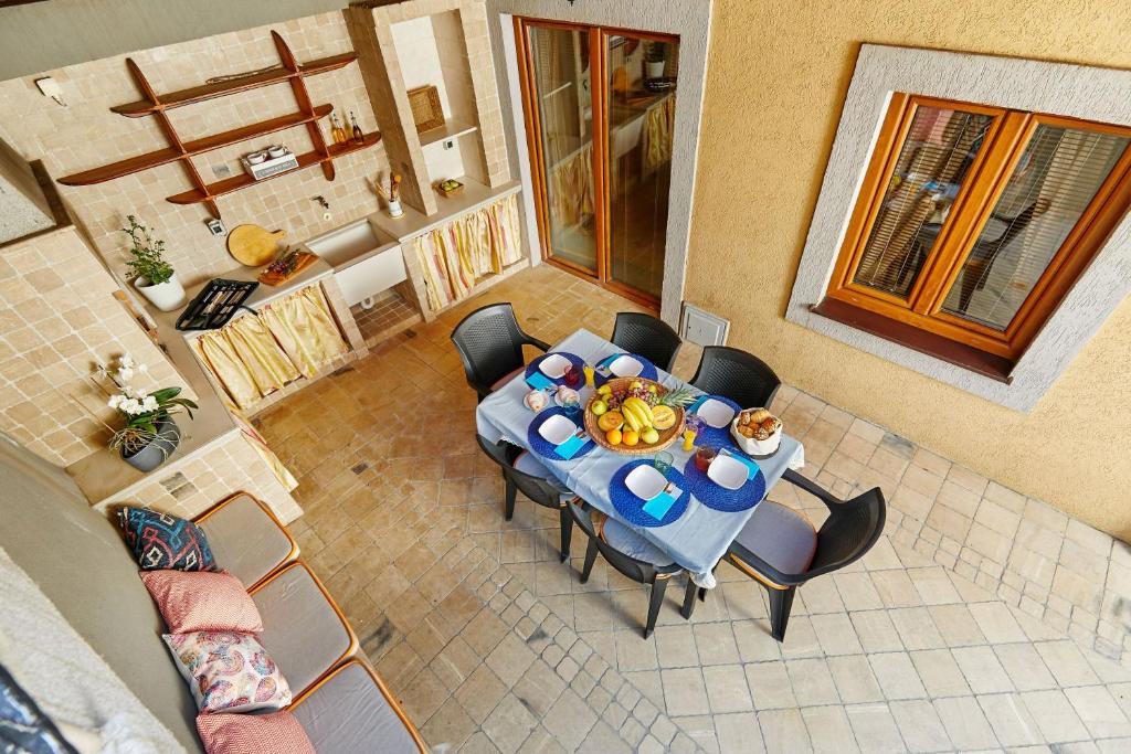 Beachfront Villa Adria - Happy Rentals photo 3