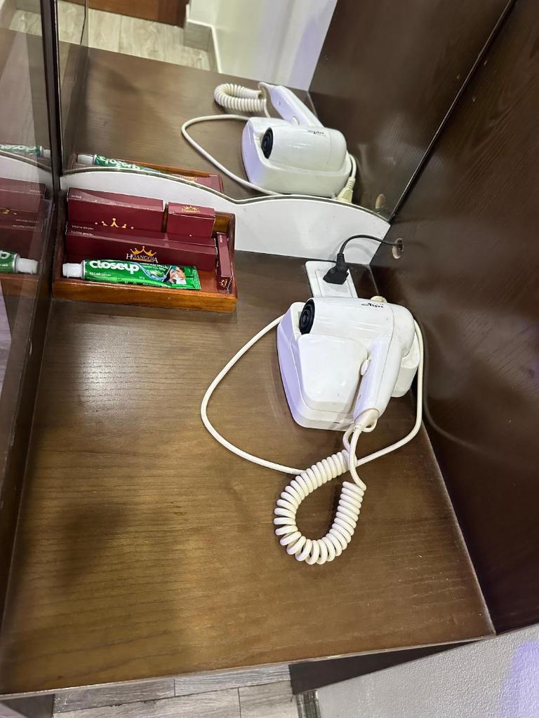 Hoàng Gia Long Biên Hotel