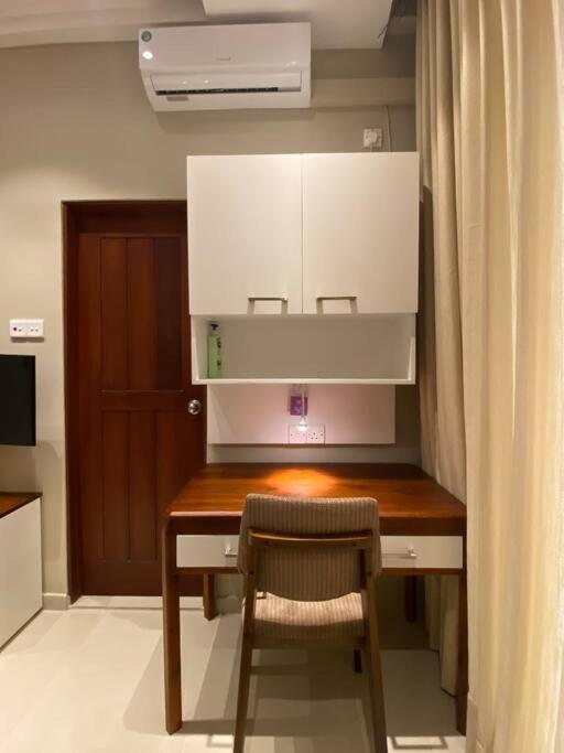 The Breeze- Urban Chic Apartment photo 2