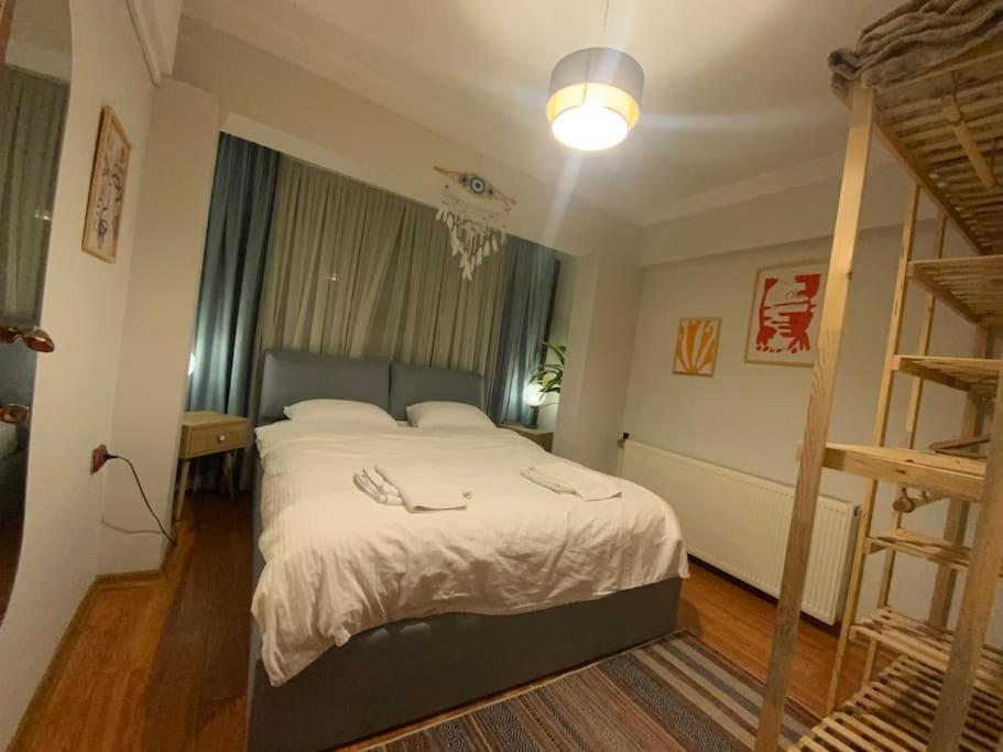 Central & Cosy Flat near Aegean Sea Bostanlı Cemal Gürsel photo 1