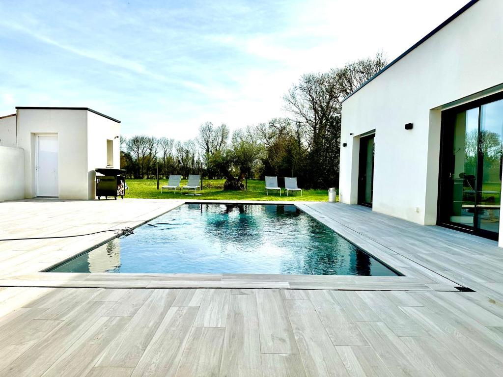 MAISON CONTEMPORAINE proche Chatelaillon plage photo 4