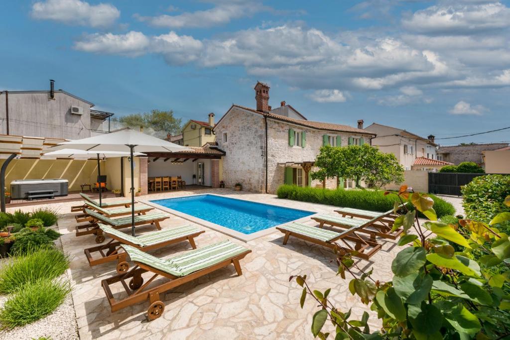 Villa Katja near Krnica with whirlpool only 3 km from the beach