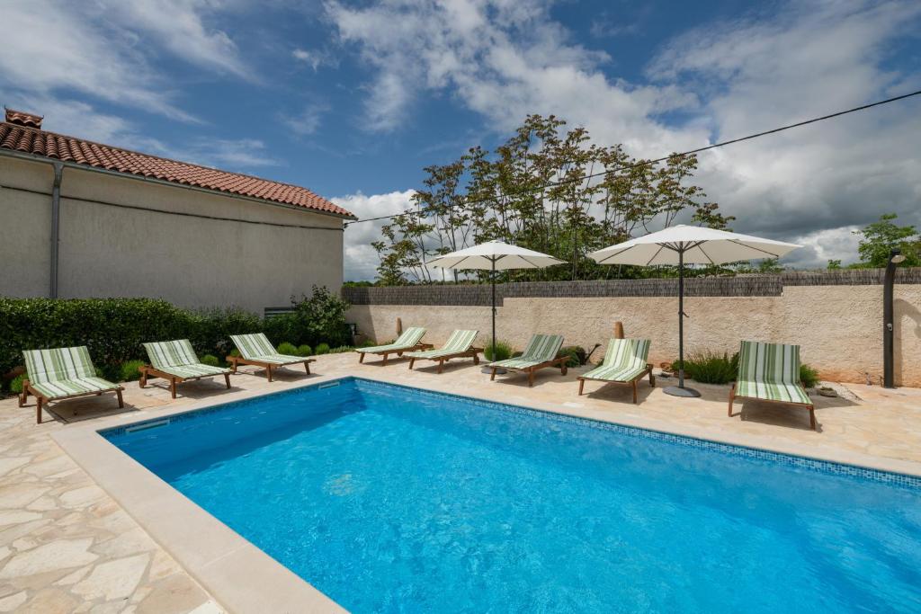 Villa Katja near Krnica with whirlpool only 3 km from the beach photo 1