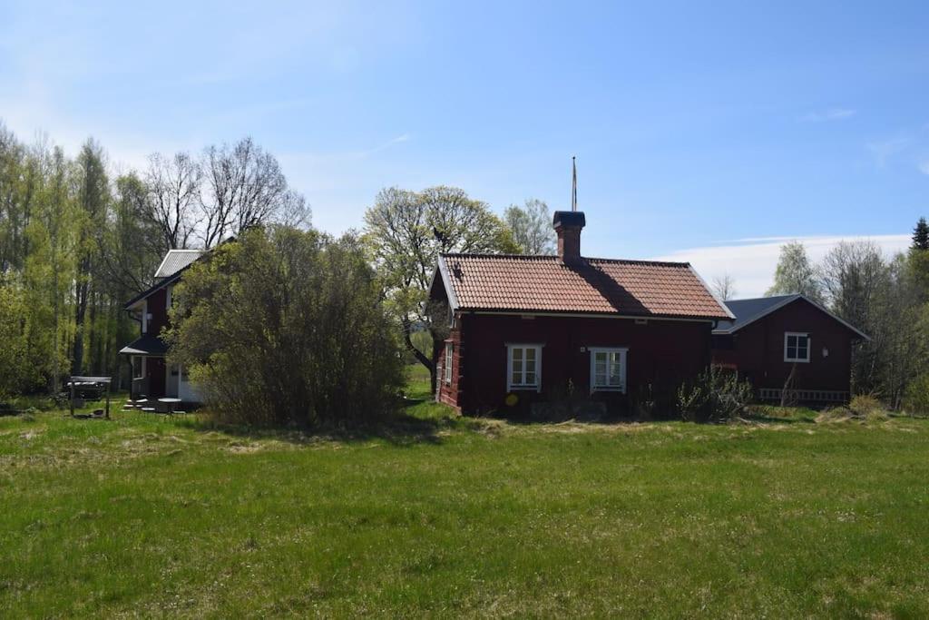 Charming renovated seventeenth century cottage photo 1