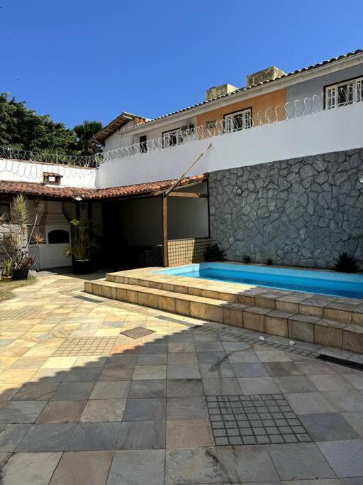 Casa com Piscina ao lado do Shopping
