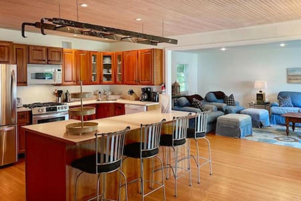 Spacious Charming Century Home in Wellington