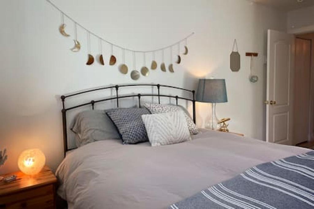 Relax in Style and Comfort in South Bay photo 3