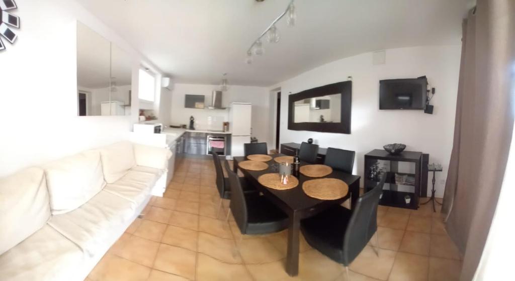 App T3 privé terrasse et parking