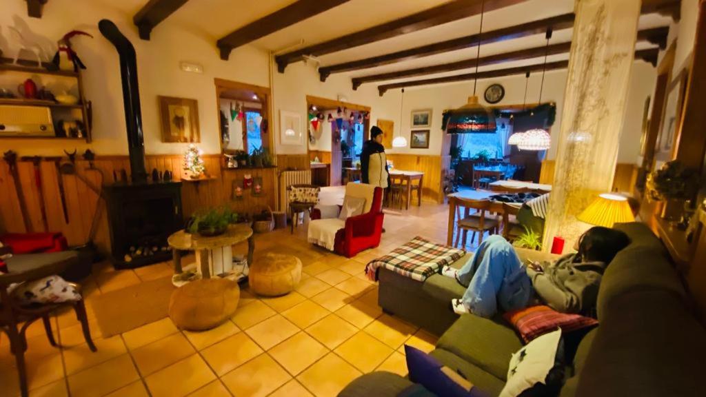 Hostal Xalet Refugi Pere Carné - Hostel - Tap to explore photos