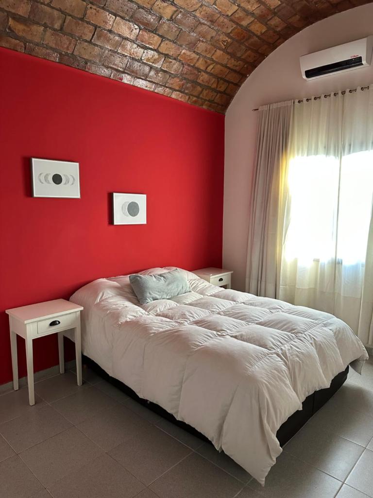 Hermosa casa cerca de la montaña photo 1