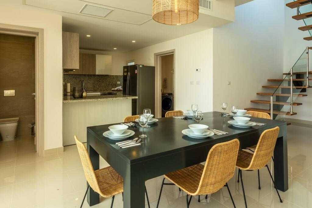 Lovely Penthouse with Lake Views photo 3