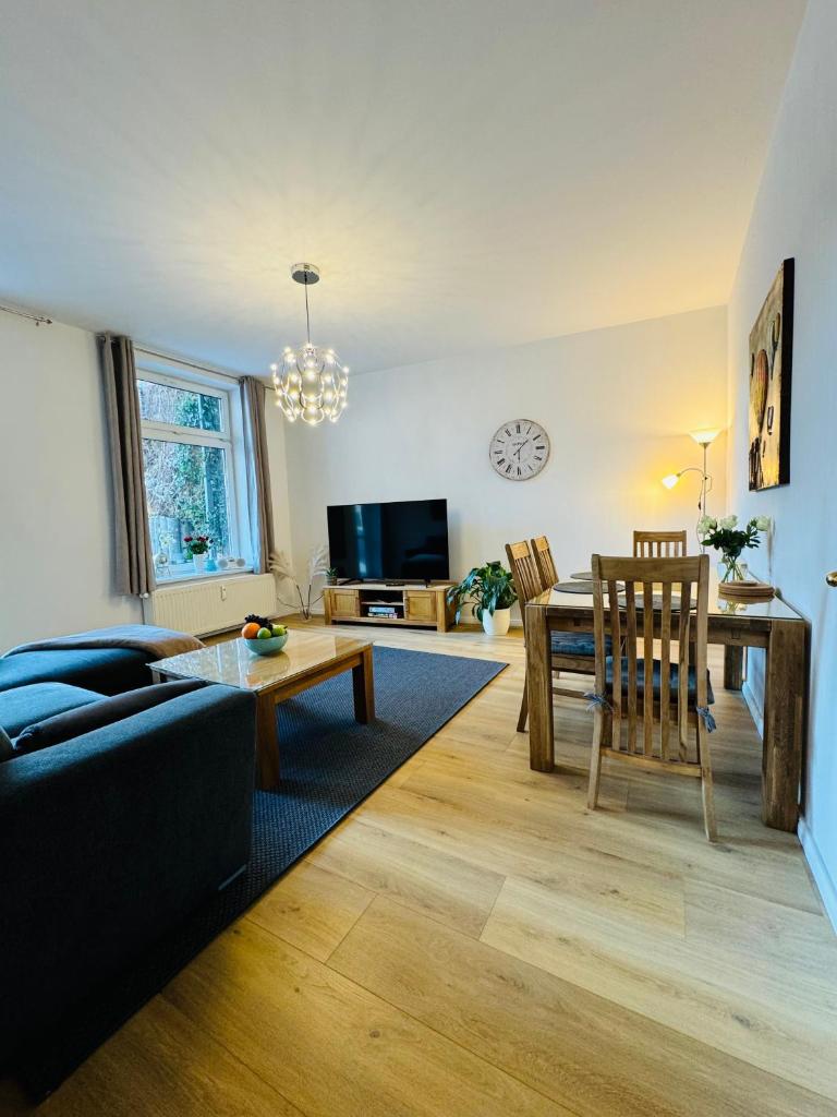 Attraktive Wohnung im grünen Hinterhof photo 4