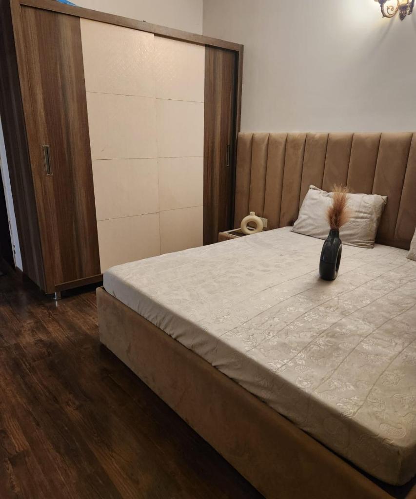 High-rise luxury flat photo 4