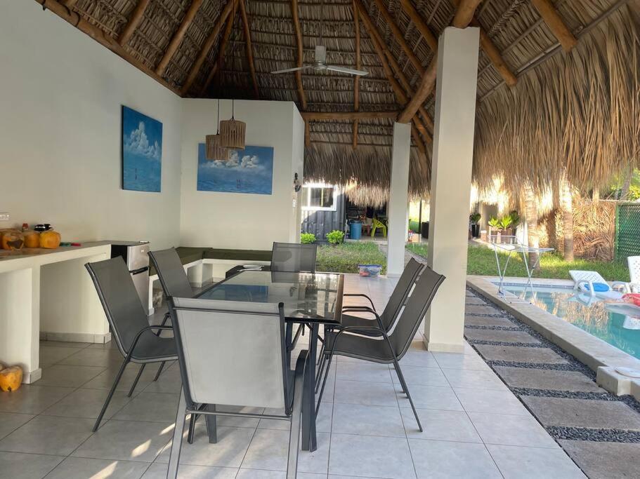 Ocean fronthouse in Salinitas photo 1