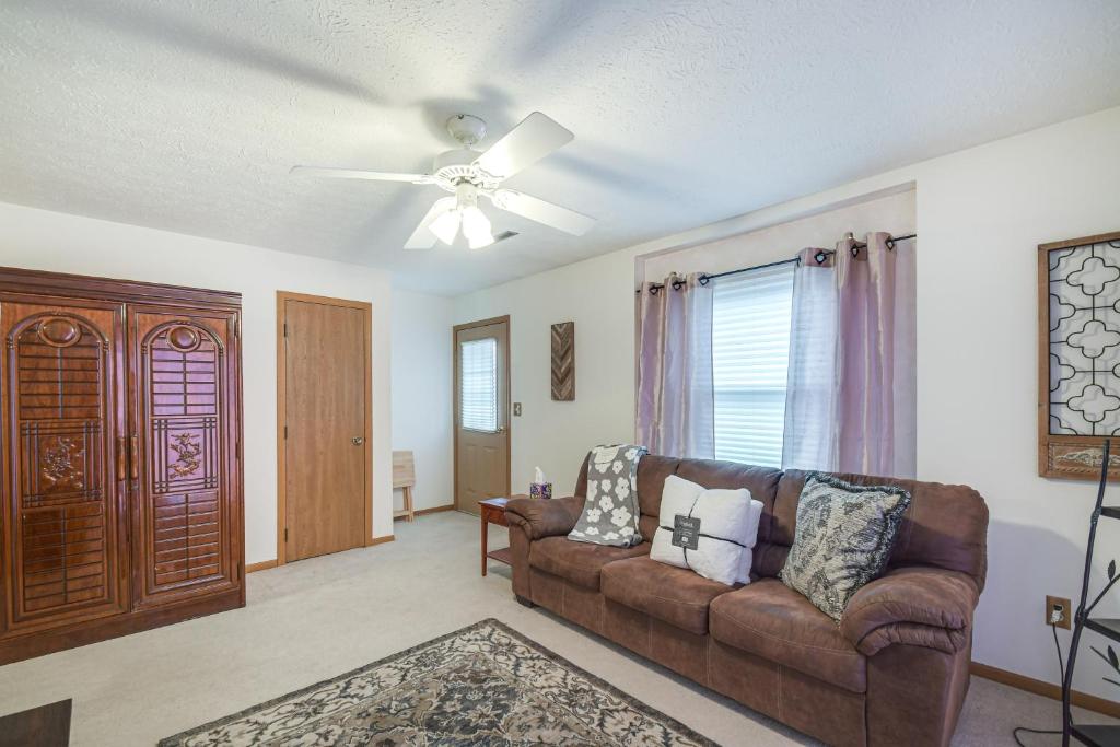 Welcoming Condo in Davenport Central Location! photo 3