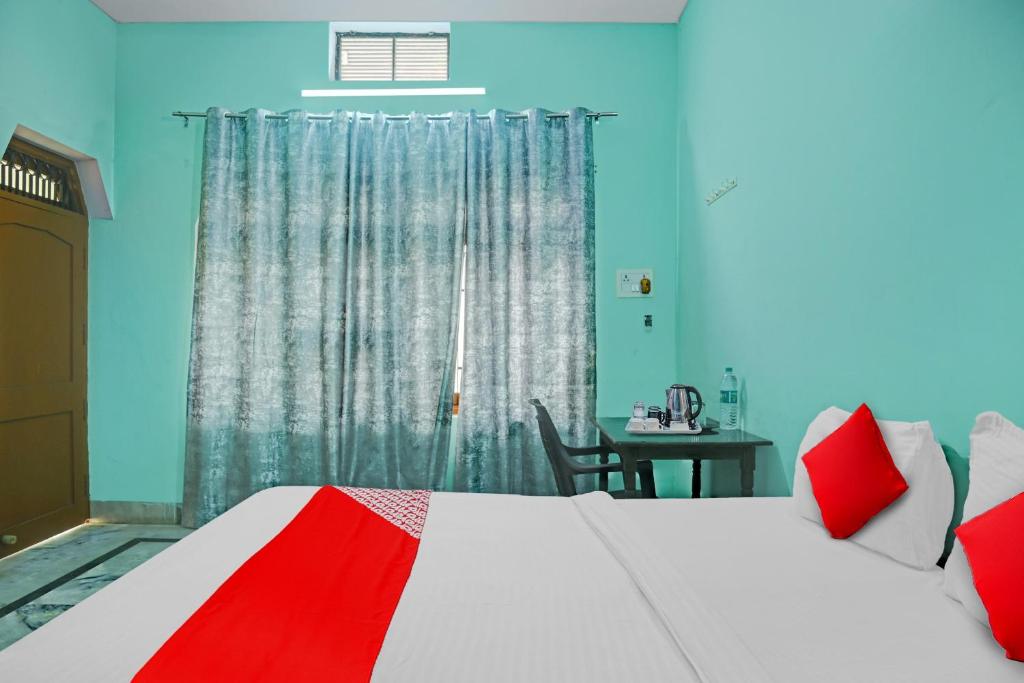 OYO Flagship Hotel Baba''s House photo 4