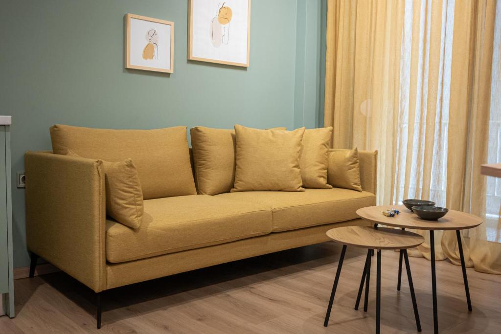 White Luxury Apartments photo 2