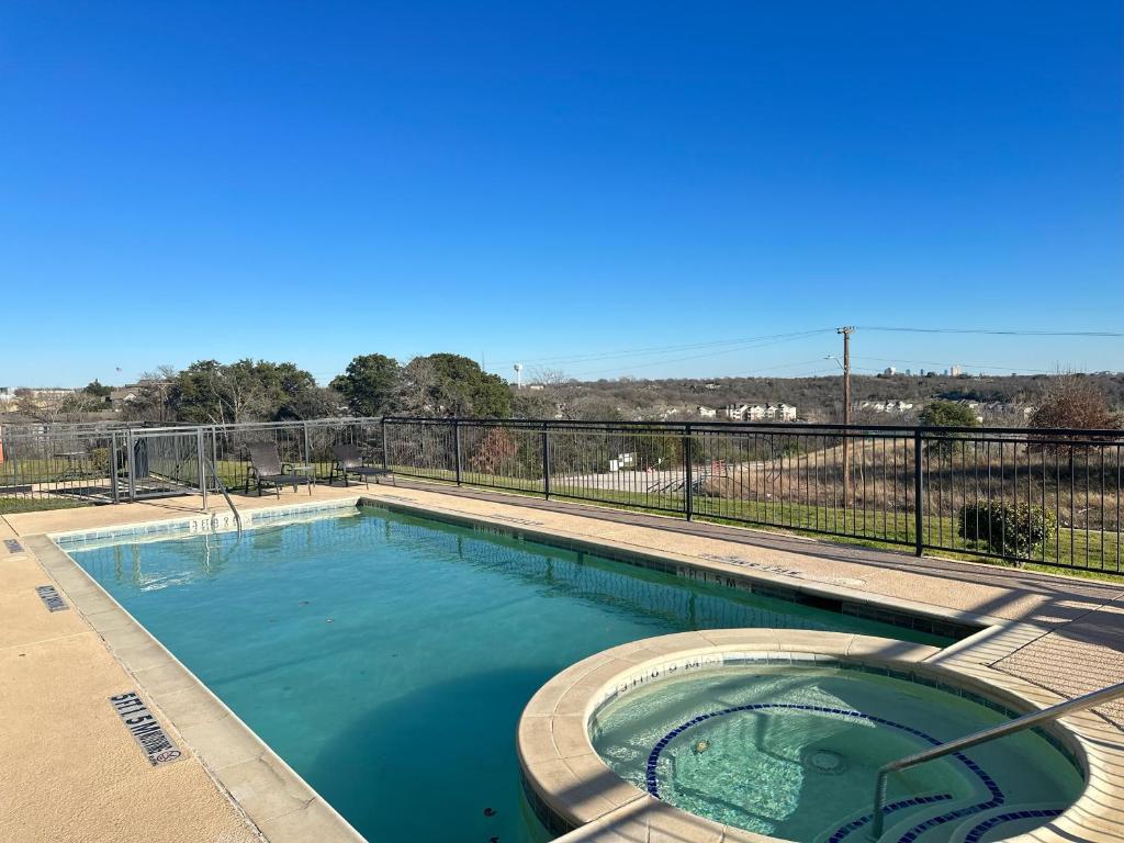La Quinta by Wyndham Fort Worth - Lake Worth photo 4