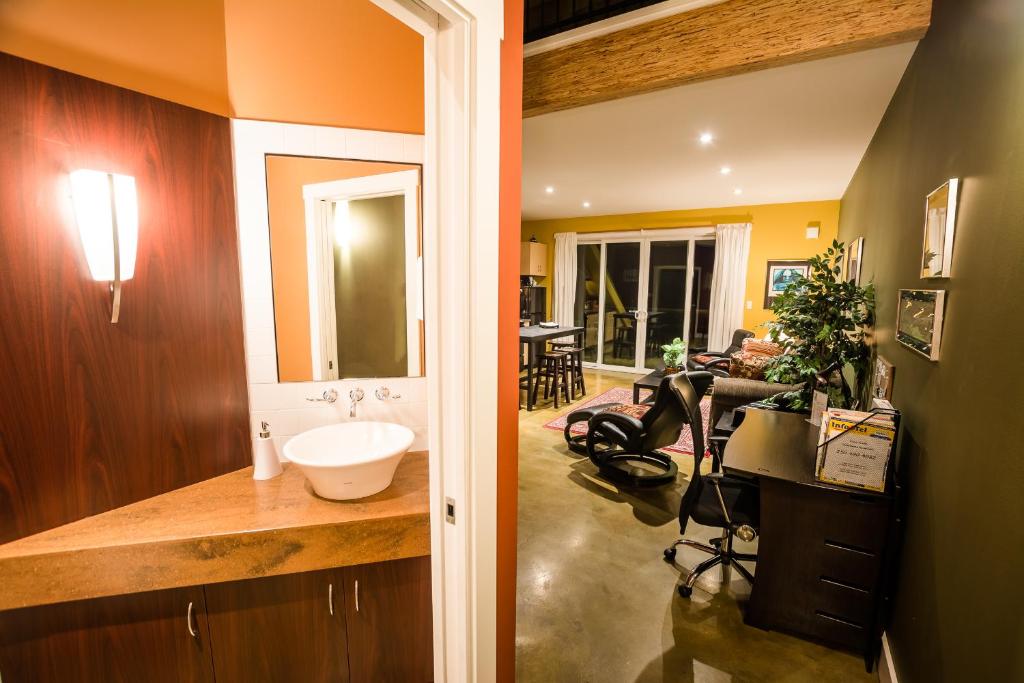 Crooked Tree Guest Suites photo 4