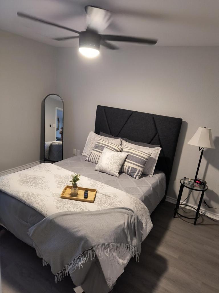 Cozy Condo in Walden with pool access photo 1