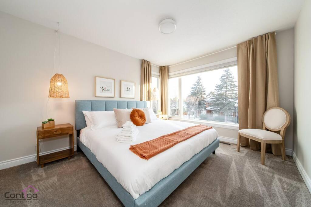 The Azure, Near DT & University, TWO King Beds! photo 1