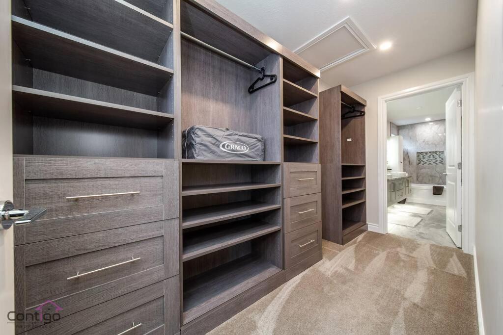 The Azure, Near DT & University, TWO King Beds! photo 2