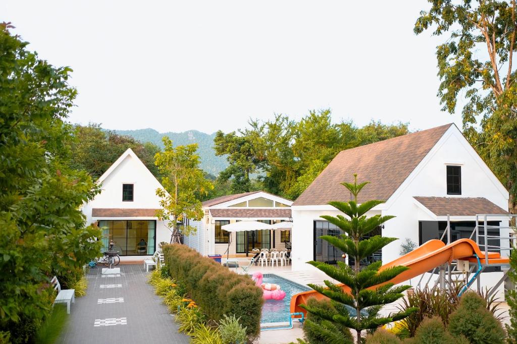 Chamonte Pool Villa Khao Yai