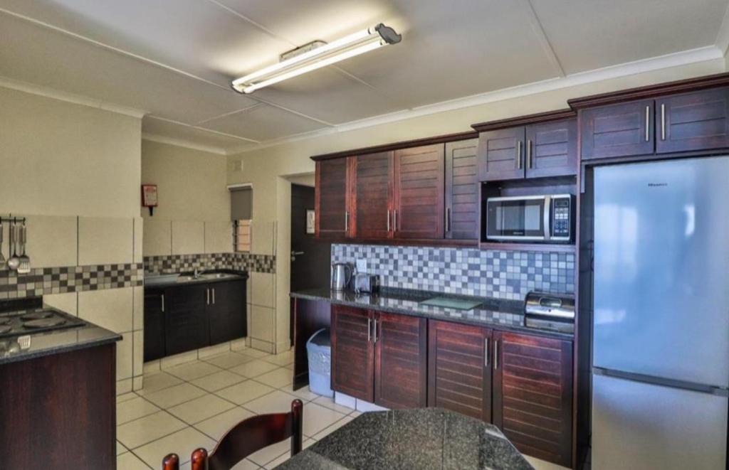 Illovo Views Apartment photo 4