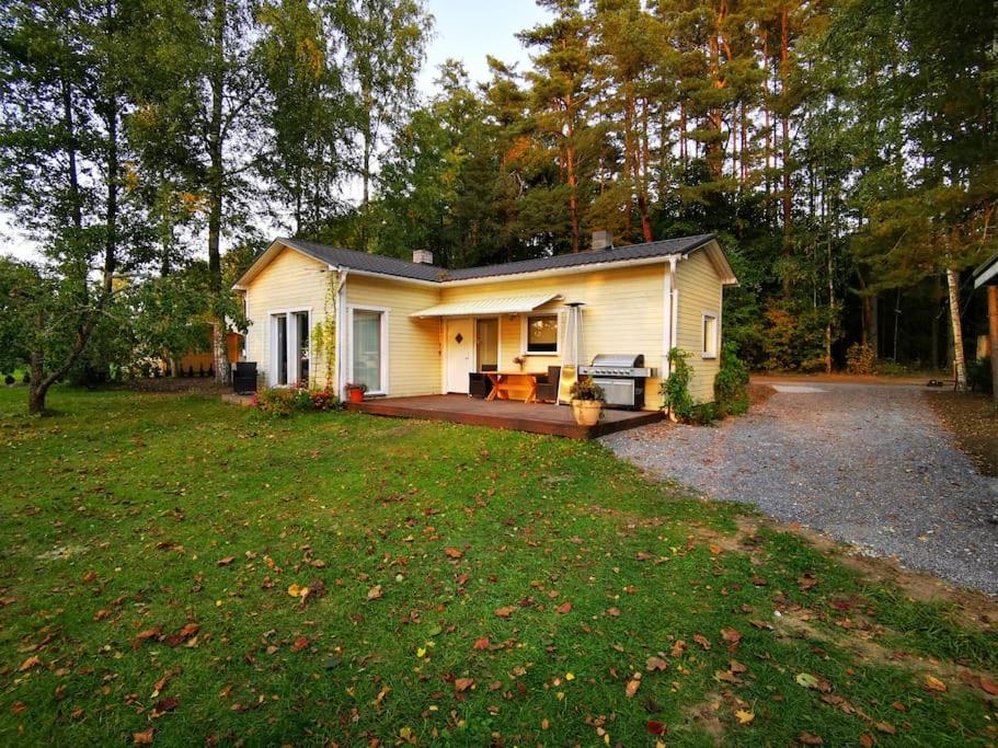 Hide in the nature – cozy lakeside saunacottage photo 2
