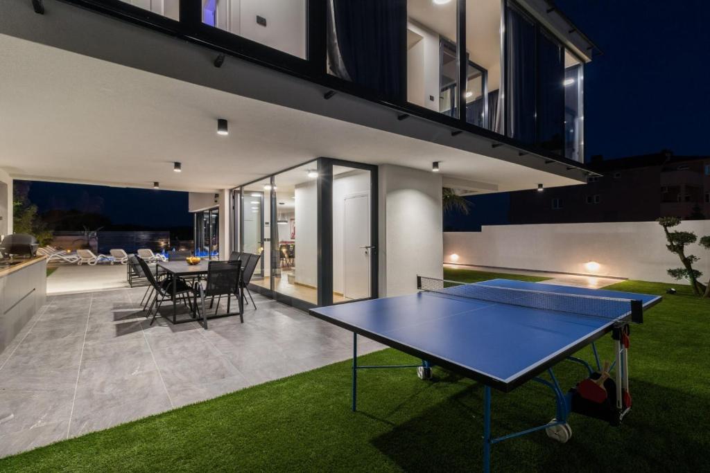 Villa Miaa newly built modern villa in Medulin photo 4