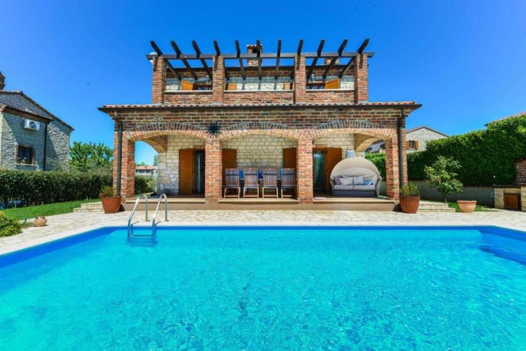 Villa Sole in Central Istria for 10 people with 4 beedrooms and private pool photo 1
