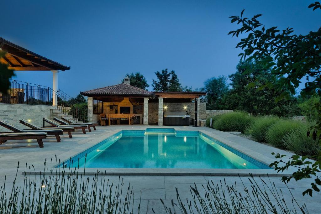 Villa Stokovci in Central Istria for families and kids with a large garden and playground photo 1
