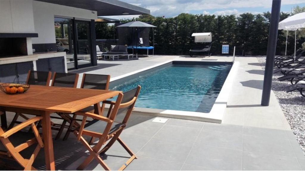 Villa Zara with Wellness near Poreč photo 1