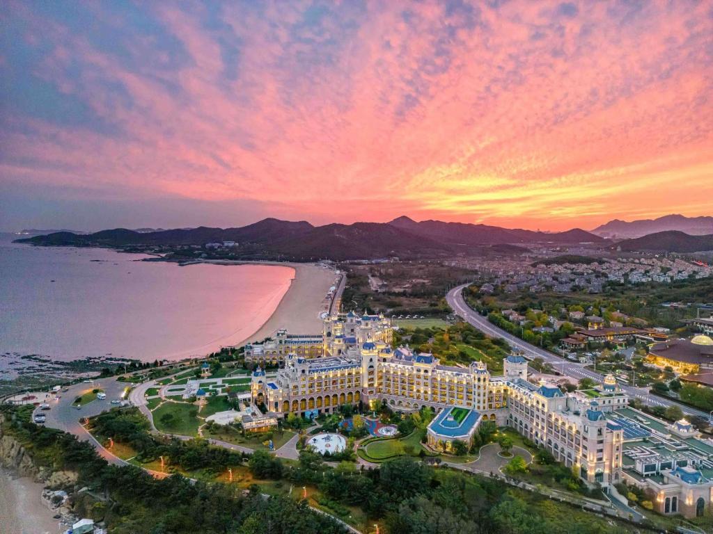 Hilton Dalian Golden Pebble Beach Resort photo 1