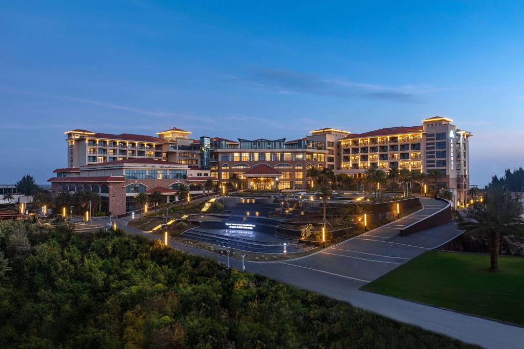Days Hotel by Wyndham Fangchenggang Bailang Beach photo 1