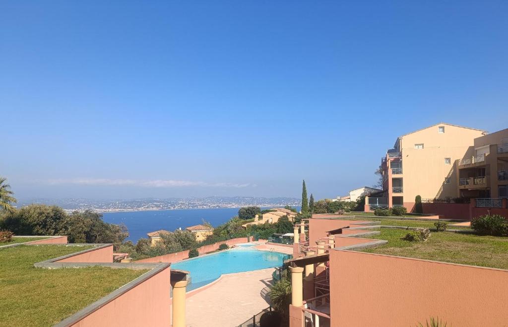 Magnifique vue mer et piscine - Les Clés de L Estérel photo 3