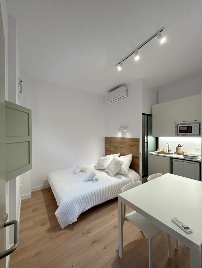 Habitación céntrica con baño y minicocina photo 1