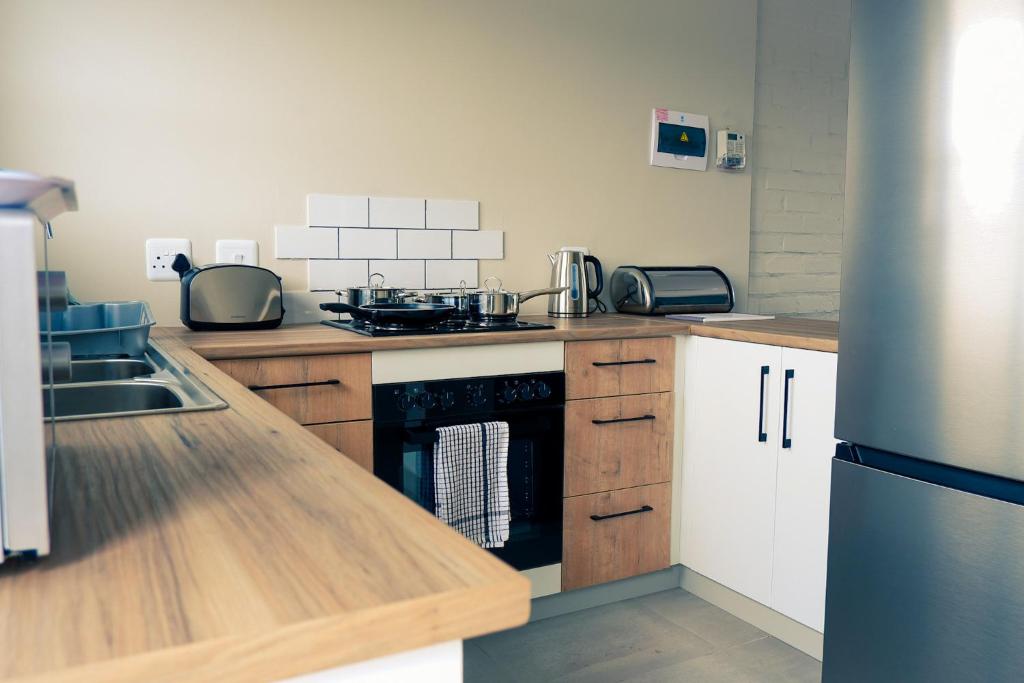 2 Bedroom Near George Regional Hospital and Kingswood - Unit 1 photo 4