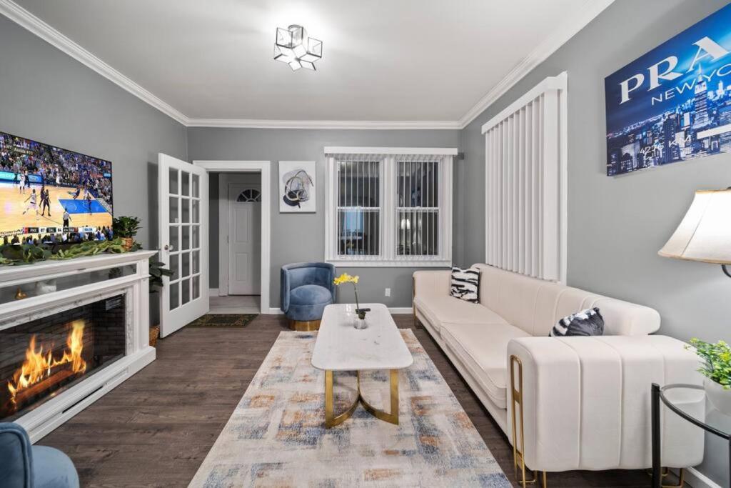 Cozy 3bd home in downRoyal Oak photo 3