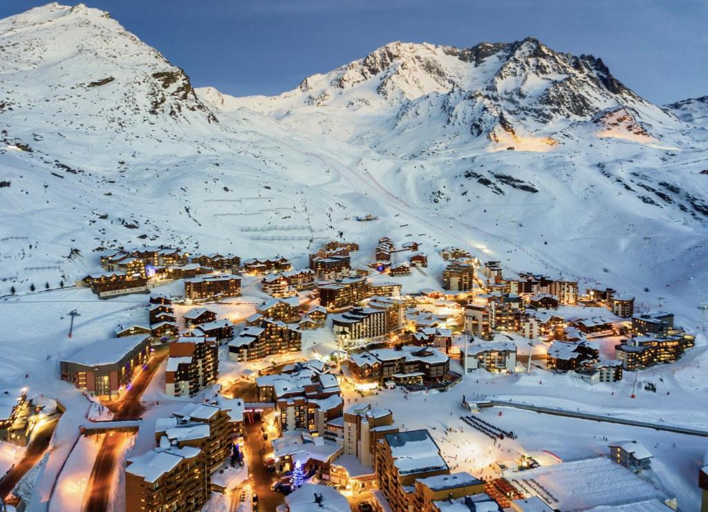 SUPERBE 2 P et CABINE , Plein sud, 8 COUCHAGES STYLE CHALET photo 2