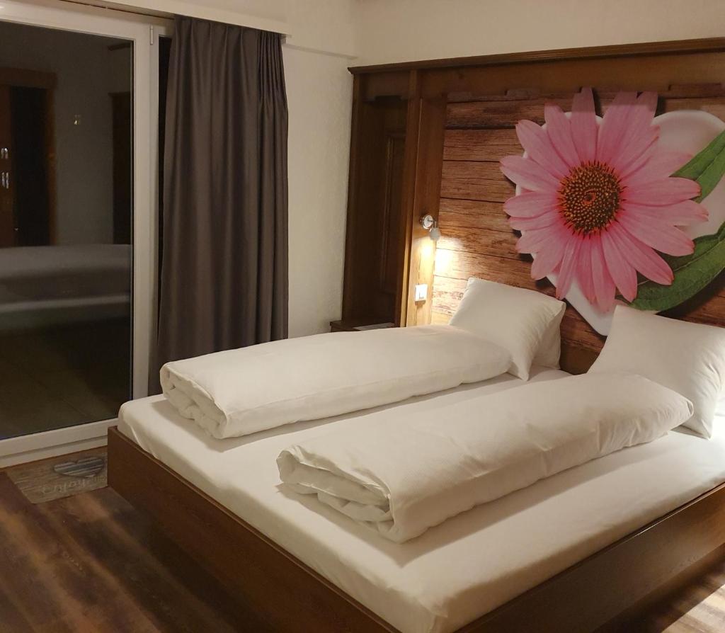 Hotel dala photo 1