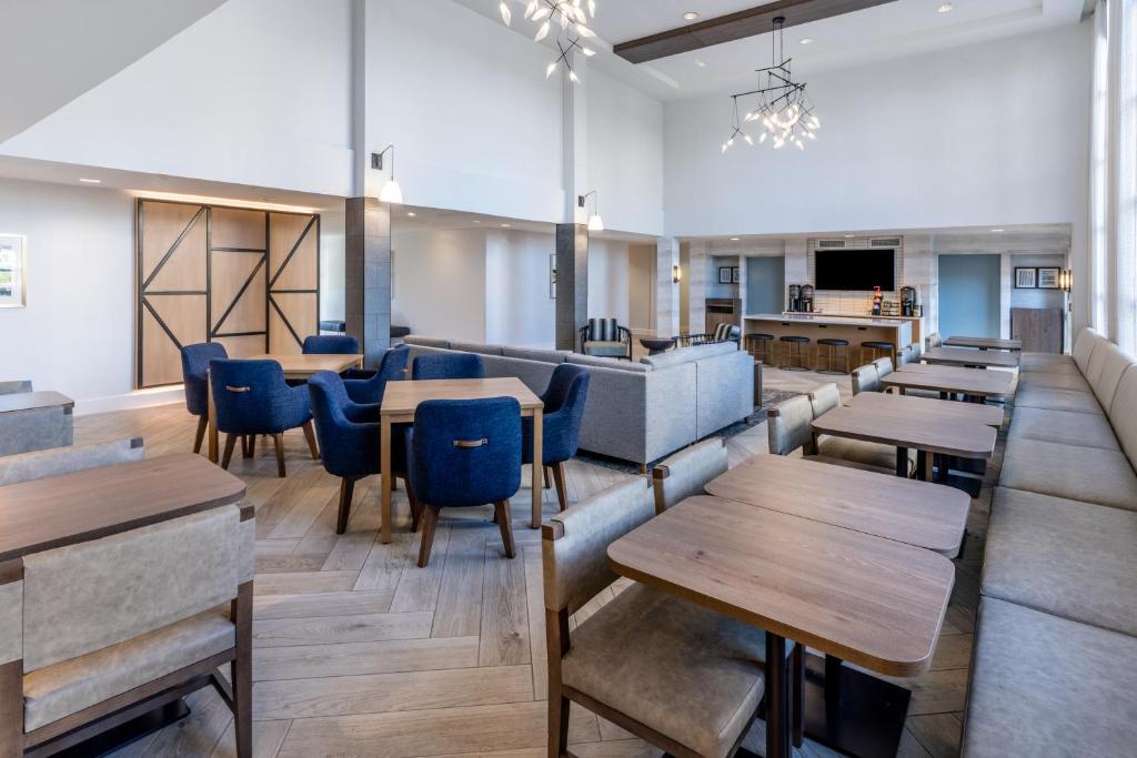 Staybridge Suites Denver - Cherry Creek, an IHG Hotel photo 2