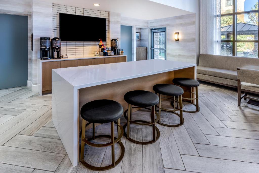 Staybridge Suites Denver - Cherry Creek, an IHG Hotel photo 4