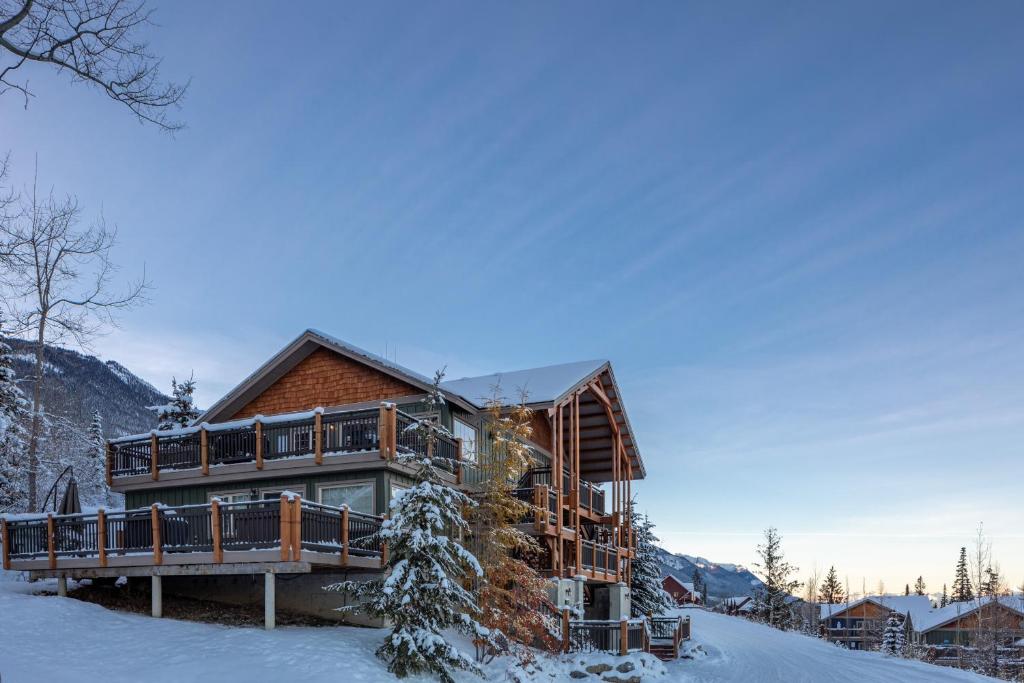 Lush Mountain Accommodations photo 1