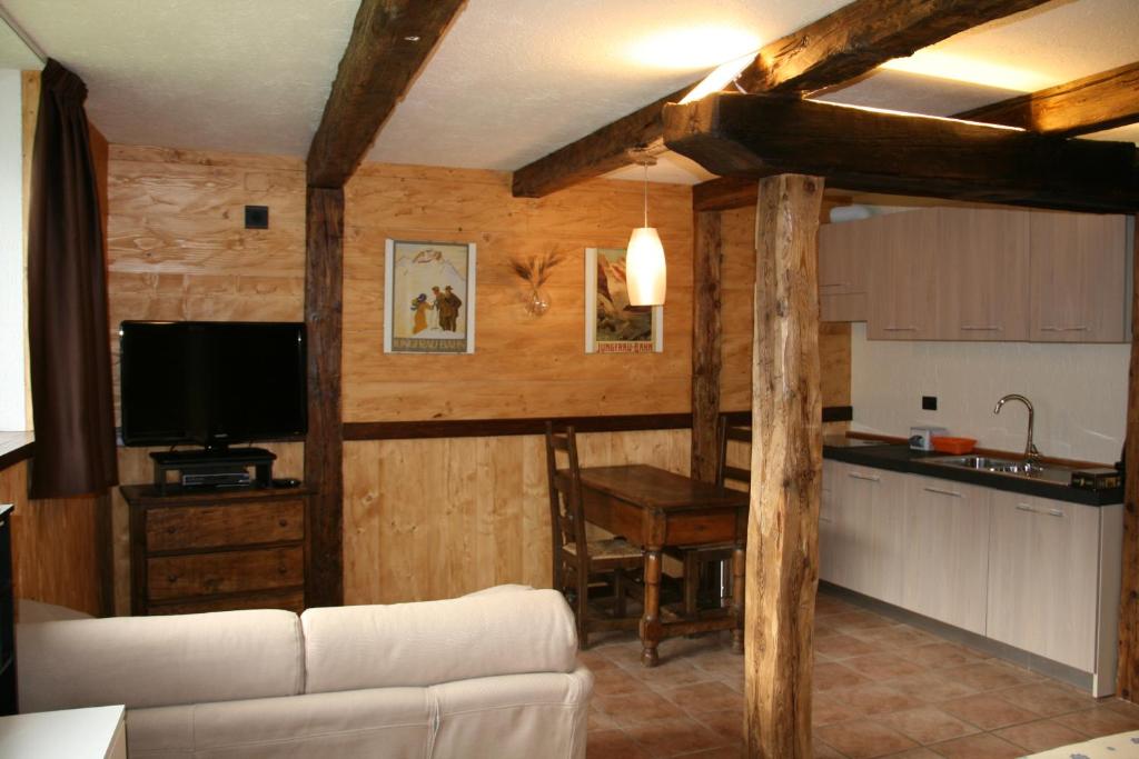 TROIS COURONNES B&B di Charme Appartamenti ad uso turistico VDA La Salle photo 4