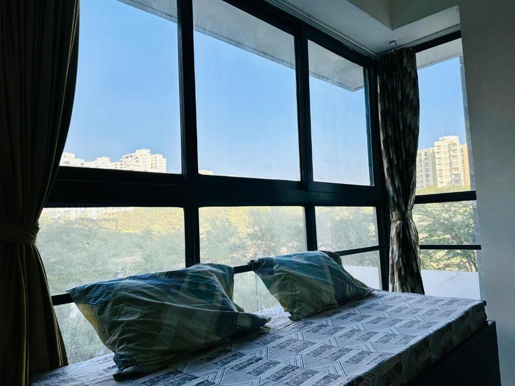 3 BHK Gem with City Skyline view photo 4