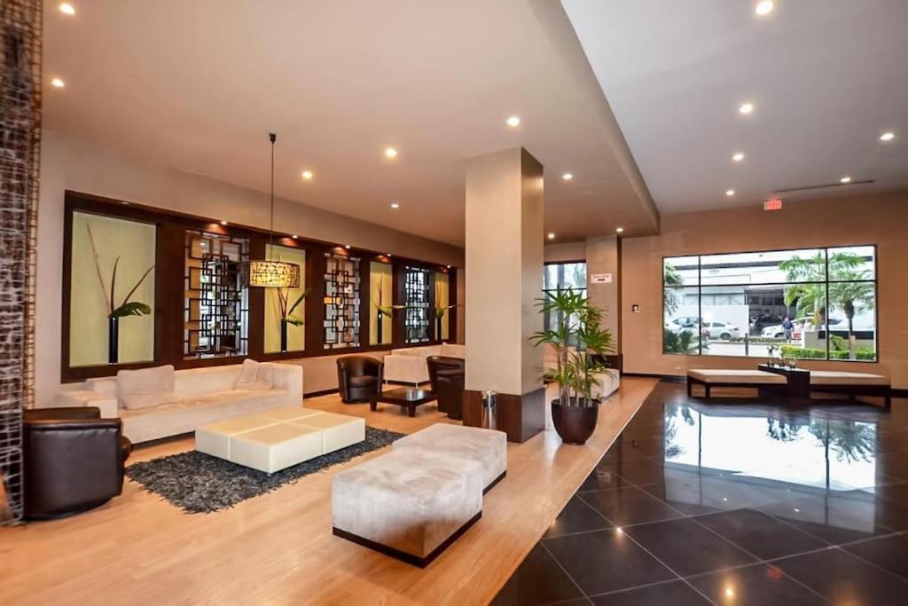 Ecusuites Apartamento 2 dormitorios Aeropuerto Guayaquil